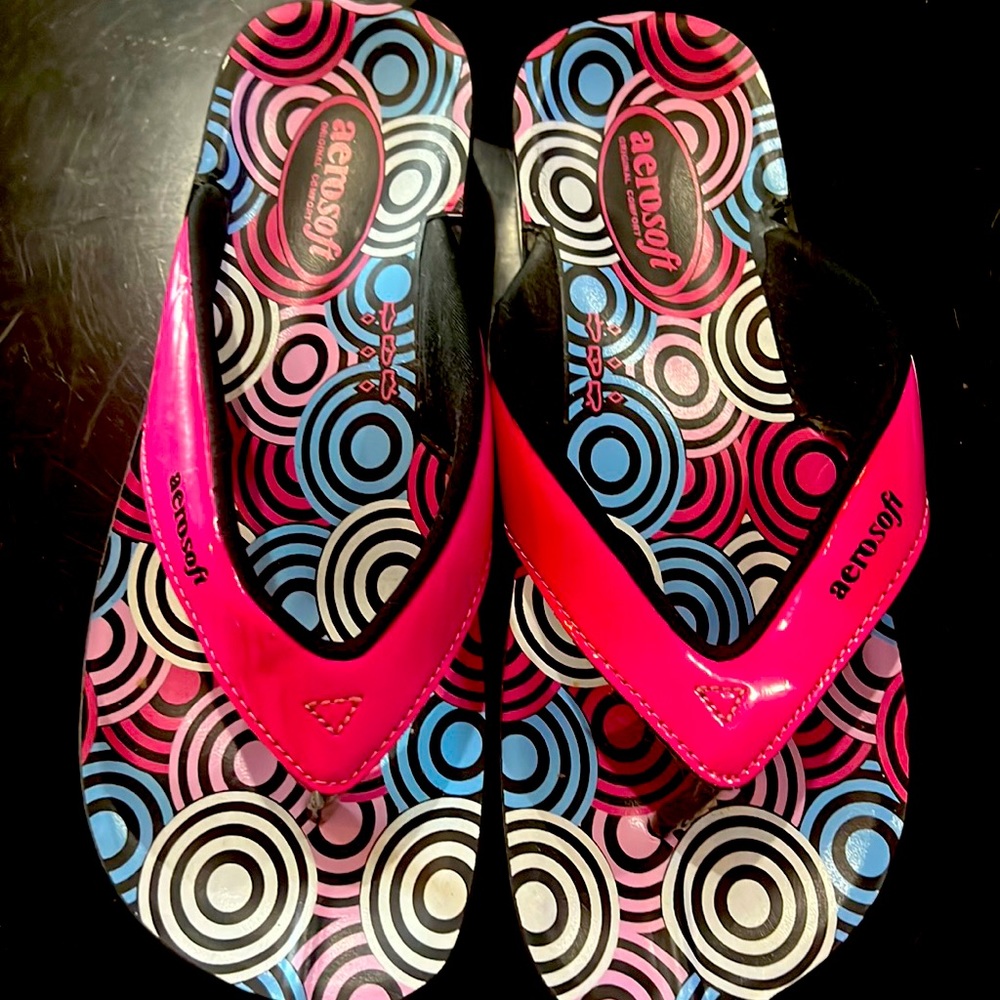 Aerosoft size 10 pink new without box without tags